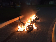  بالصور: حرق دراجة نارية في مدينة يافا والشرطة تحقق في الحادث